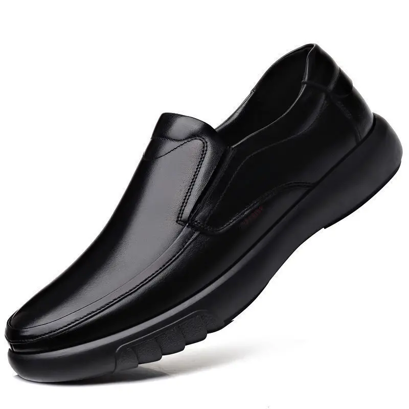 Мужская повседневная обувь 2023 года, Новые мягкие резиновые однотонные лоферы, мужская офисная легкая обувь из искусственной кожи без застежки