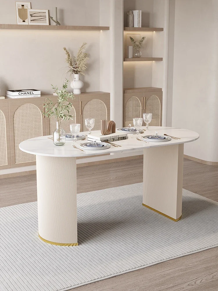 Обеденный стол из французского шифера, небольшая бытовая квартира, современный простой светлый роскошный стол